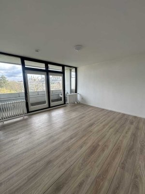 Schöne zwei Zimmer Wohnung mit Balkon zu vermieten