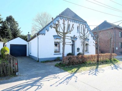 Zum Wohnhaus umgebaute ehemalige Bauernkate auf 1050 qm großem Grundstück