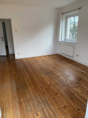 Schöne 2 Zimmer Wohnung nähe Dichterviertel mit Dachterrasse