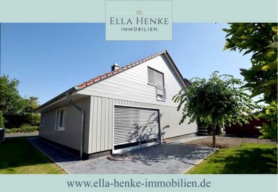 Wohnen wie im Urlaub – Neuwertiges, freistehendes Schwedenhaus mit 2 Bädern + Carport.