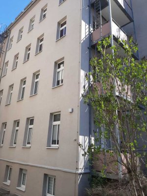 Schöne Maisonette-Wohnung mit Einbauküche und Balkon in Magdeburgs Altstadt