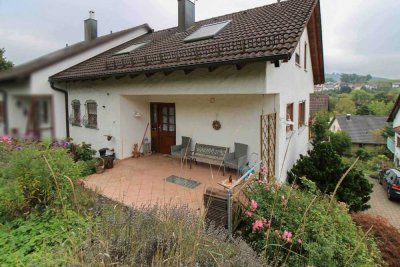 Für Ihr Familienglück: Tolle DHH mit vorteilhaftem Grundriss, viel Platz und Einliegerwohnung