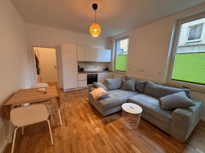 Frisch renovierte Zwei-Zimmer-Wohnung - möbliert & voll ausgestattet