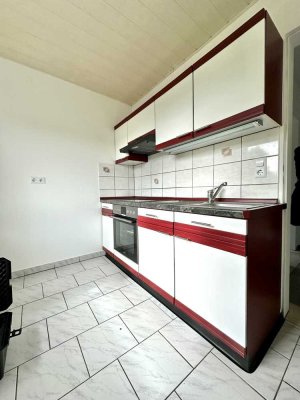 Charmante 2-Zimmer-Eigentumswohnung mit Einbauküche & Carport in ruhiger Lage von Hummeltal