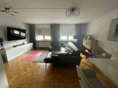 Wohnen mit Charakter: 2-Zimmer-Dachgeschosswohnung in Mönchengladbach