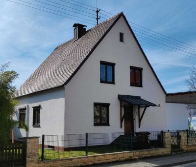 4-Zimmer-Einlieger-Wohnung - 2024  komplett renoviert - Privatsphäre für sich allein