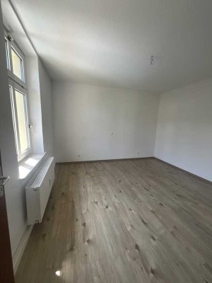2 Zimmer Wohnung im Eigenem Haus !
