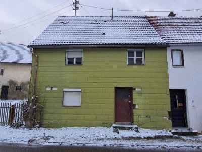 Sanierungsbedürftige Doppelhaushälfte in ländlich reizvoller Lage im LK Günzburg *PROVISIONSFREI*