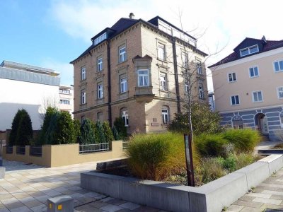 Geräumige 5-Zimmer-Wohnung in einem denkmalgeschützten Haus in der Neu-Ulmer Innenstadt