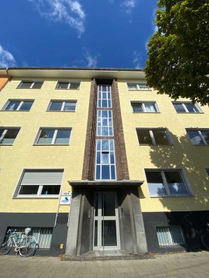 -- BRAUNSFELD -- renovierungsbedürftige 3 Zim. Whg. mit Balkon -- bitte auch "Sonstiges" lesen --