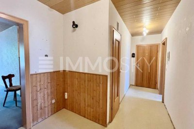 Zentrale Wohnung mit Aufzug, Balkon und Einbauküche!