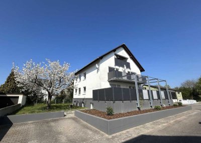 Helle 3-Zimmer-Wohnung mit großer Dachterrasse