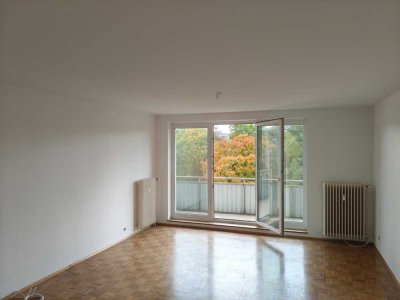 Zentral gelegene, helle, renovierte 3 Zimmer Wohnung