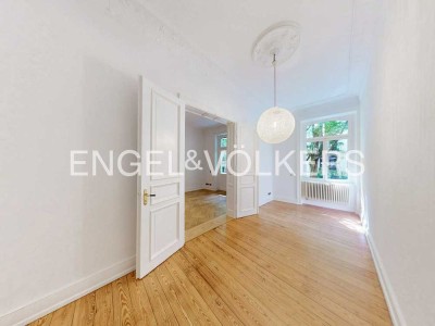 Wohnkultur trifft Kunstgeschichte – exklusives Altbau-Unikat in Wiesbaden!