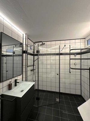 Loftartige Wohnung mit Balkon und modernisiertem Bad