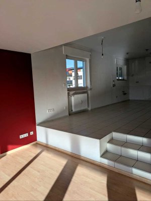 Lichtdurchflutete offene 3-Zimmer Wohnung mit Balkon in Waldbronn