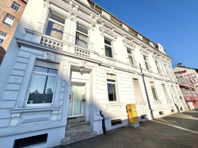 Altbau mit Potenzial: Großzügige 6-Zimmer-Wohnung mit 135 m²