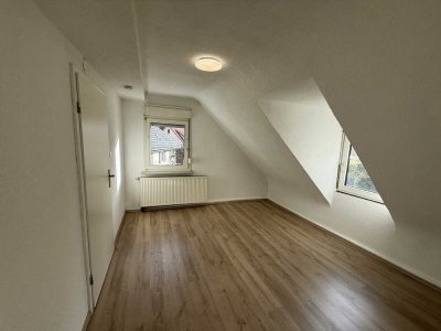 Sanierte 3-Zimmer-DG-Wohnung Stadtmitte