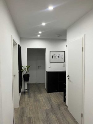 4,5-Zimmer-Wohnung in Toplage nahe Hofgarten - hochwertig saniert  + zwei TG-Stellplätze