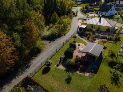 Freistehendes rollstuhlgerechtes Einfamilienhaus mit Garage am Stadtrand von Werdau nahe Zwickau