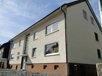 Einziehen und die absolute Ruhe im Haus genießen, bei dieser 3 Zimmer - Wohnung im 1. OG!