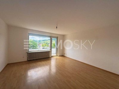 *Exklusiv renovierte 3 ZKB mit Panorama-Blick auf die Scharlachberge*