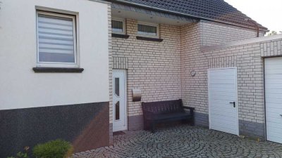 Großzügige - DHH in gewachsener Wohnlage von St. Tönis !