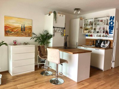 Helle 3-Raum Wohnung mit ruhigem und sonnigen Balkon in Kleinmüchen