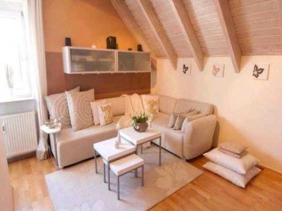 "kokette Maisonette"   3-Zi.-Wohnung mit EBK   Tel: 07262/206738