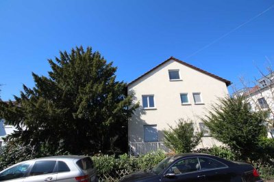 Sonniges 1-3 Familienhaus in Echterdingen zu verkaufen, großer Garten, ruhig, grün und S-Bahnnähe.