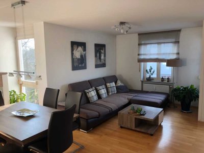 Lichtdurchflutete, ruhige 3-Zimmer-Wohnung mit Balkon und Einbauküche in Straubing