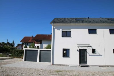 Einmalige Gelegenheit! TOP-PREIS - Großzügige Neubau-Doppelhaushälfte in zenraler Lage