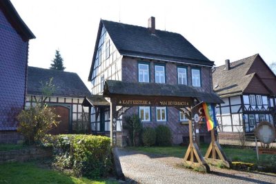 Fachwerkhaus mit Wohnung und Café sowie Scheune!
