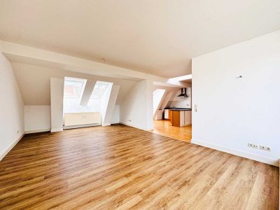 Schöne und zentrale 4-Zimmer-Dachgeschosswohnung