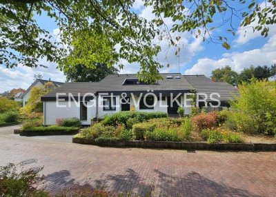 EIN HAUS, VIELE MÖGLICHKEITEN – ARCHITEKTENHAUS MIT GROßEM GRUNDSTÜCK