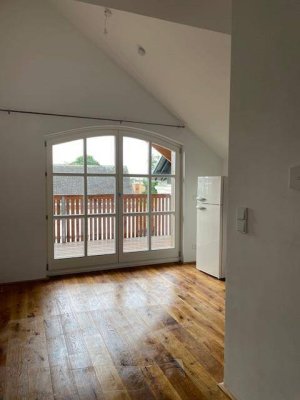 Schöne Dachgeschosswohnung mit ruhiger Terrasse