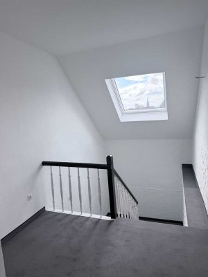 Helle Renovierte 3-Zimmer-Maisonette  mit neuer Küche & Gartenoption