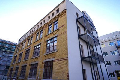 Zentral & stilvoll – 3-Zimmer-Wohnung mit Balkon im sanierten Altbau