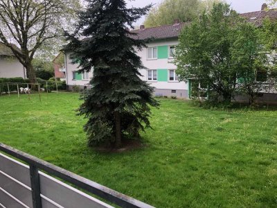 Schöne kleine helle 3 ZKB-Wohnung im Grünen mit Balkon