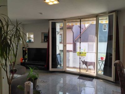 Schöne lichtdurchflutete 2 Zimmer Wohnung