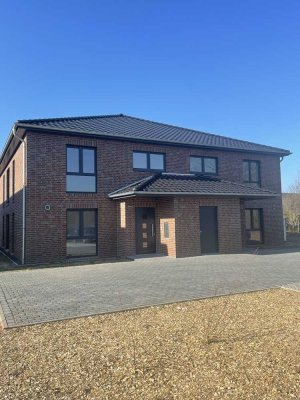 Exklusive 3, 5Zimmer- Wohnung in bester Lage, Balkon, Einbauküche, Gäste Bad