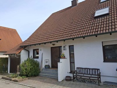 Gepflegte Doppelhaushälfte mit Einliegerwohnung in Ulm-Mähringen