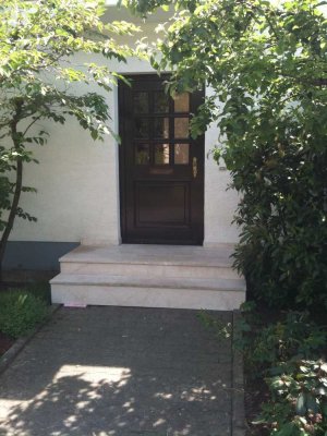 Großzügiger Bungalow mit Garten in ruhiger und gepflegter Wohnlage