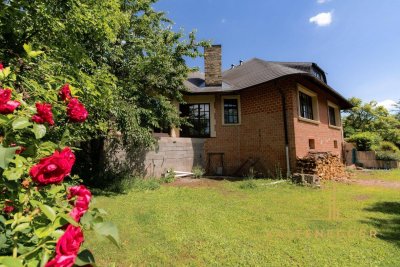 Sonniges Landhaus in absoluter Ruhelage: stilvoll, luxuriös und märchenhaft