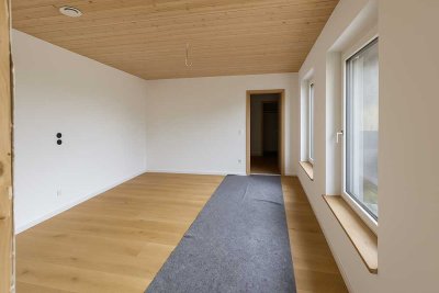 Lichtdurchflutete Neubauwohnung (KfW 40+) im Souterrain – Hochwertige Ausstattung
