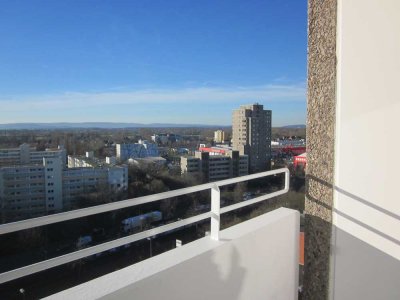 1-Zimmer Wohnung im 12. OG mit Balkon in Laatzen