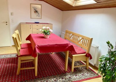 HELLE, MÖBLIERTE DG-WOHNUNG mit EBK und KLIMAANLAGE von privat an SINGLE