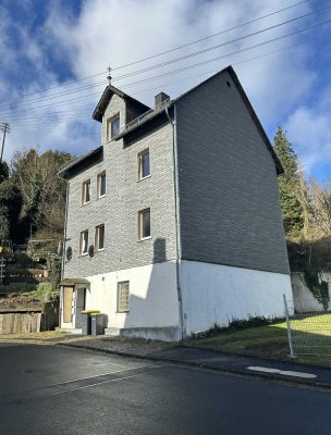 Großzügiges Mehrfamilienhaus mit 4 Einheiten, großer Terrasse & Garten – zentral in Betzdorf