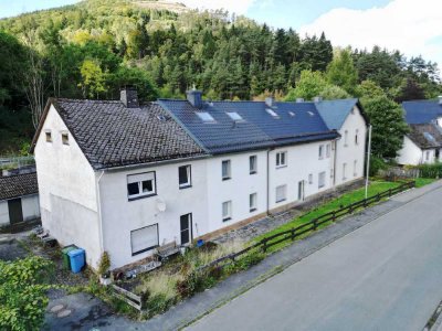 / Reihenendhaus mit Potenzial in Bestwig-Ramsbeck  gestalten Sie Ihr Traumhaus selbst!