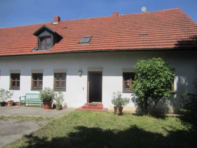 Hofstelle nähe Pfeffenhausen. Mit ca. 3.500 qm Baugrund, und 1.800 qm Wiese